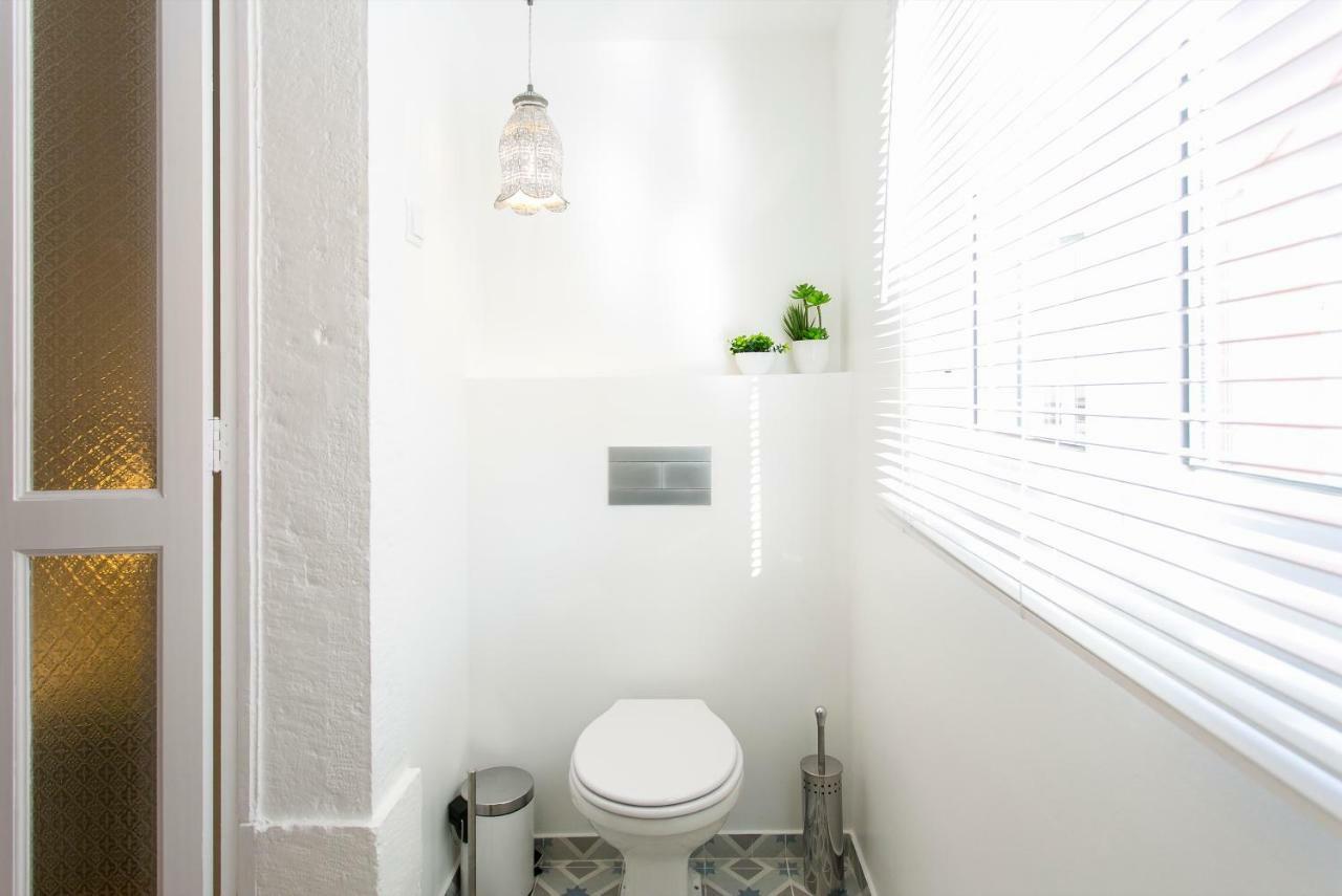 2 beautiful suites upscale flat embracing Tejo! Lisabona Exterior foto