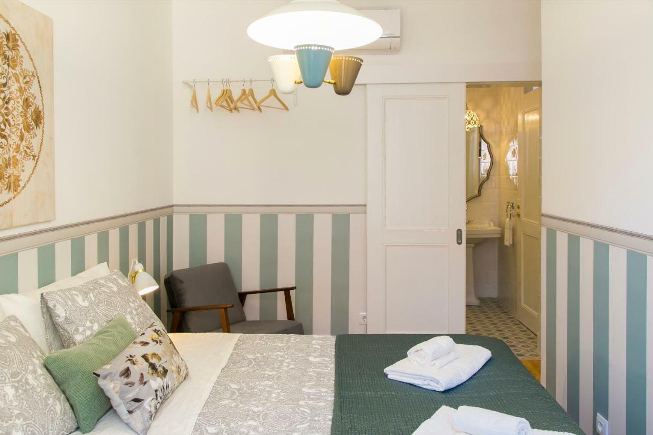 2 beautiful suites upscale flat embracing Tejo! Lisabona Exterior foto