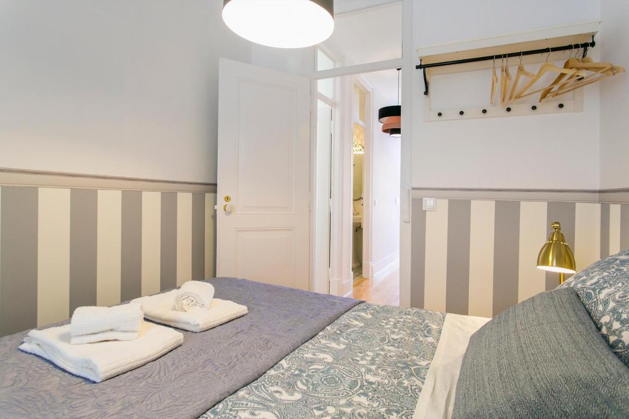 2 beautiful suites upscale flat embracing Tejo! Lisabona Exterior foto